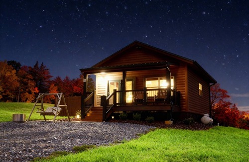 Stanley Cabin | HUGE summer SAVINGS LURAY Mountain getaway Private Log cabin 3 Hot Tub Fireplace