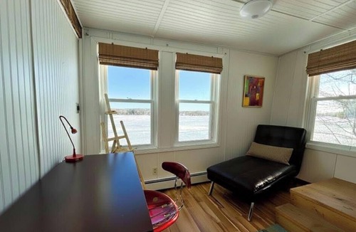 Belfast House | Idyllic Lakefront Retreat: pvt dock & beach for kayaking, swimming & fishing