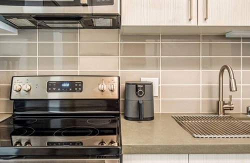 Midtown Sacramento Apartment | Industrial Loft In The Heart Of Downtown