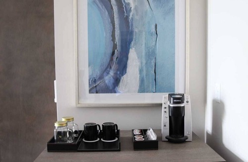 Winters Apartment | Interesting Games and Outdoor Sport! 1 Studio Unit, Few Minutes’ Walk to Chiles!