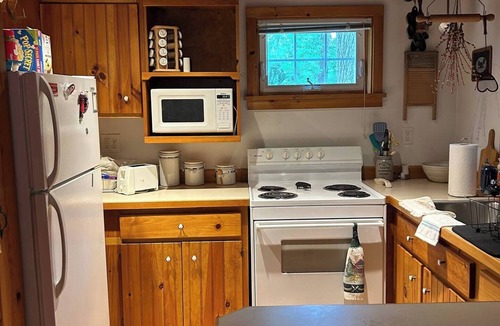 Fishertown Cottage | KD Cottages Charming stone cottage on Dunnings Creek in Bedford County