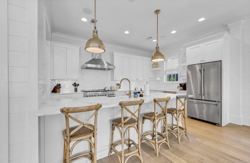 Sunnyside House | Kindness Matters: A Carillon Beach Favorite Located On Stunning Lake Carillon