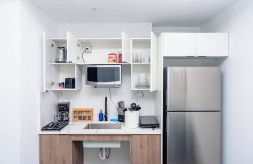 East Little Havana Apartment | King Bed brand new safe Oasis minutes to Brickell
