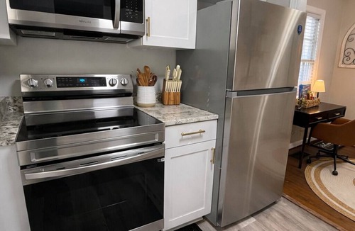 Mobile House | King Bed Near Downtown, Hospitals, Airbus & Cruise Port