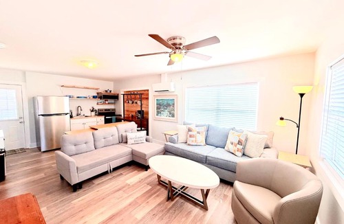 Laguna Beach House | Laguna Beach Bungalow sleeps 4 large patio just steps to the sand