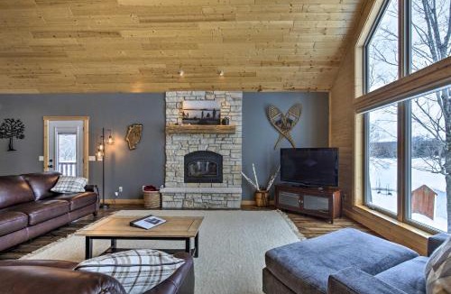 Iron River House | Lakefront Cottage in Iron River: 3 Mi to Skiing!