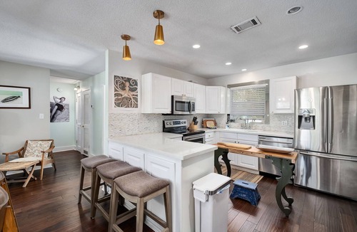 Seagrove Beach Cottage | Lakefront cozy 2-bedroom cottage on Eastern Lake of 30A.