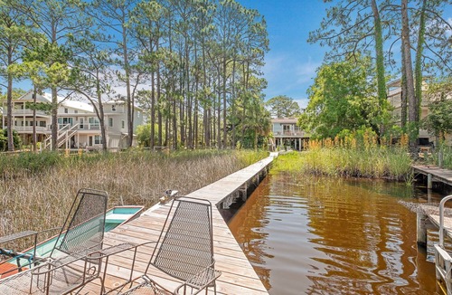 Seagrove Beach Cottage | Lakefront cozy 2-bedroom cottage on Eastern Lake of 30A.