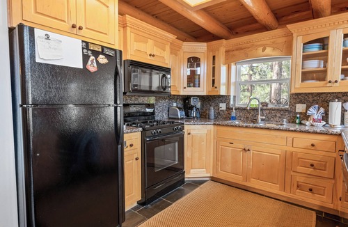 Boulder Bay Cabin | Lakeview Lodge - Across the street from the lake, Log Cabin, Arcade Game ,Lake Views