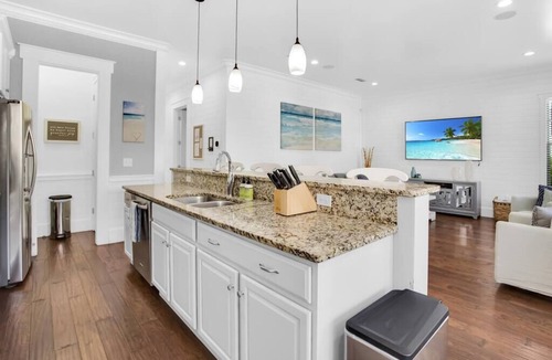 Villa Lago House | Large 4 bedroom with bunk room and 2 golf carts!