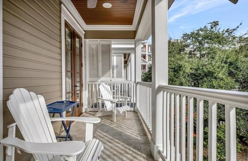 Baytowne Wharf House | Lavish Le Jardin Townhome in Baytowne Wharf- Pet Friendly!