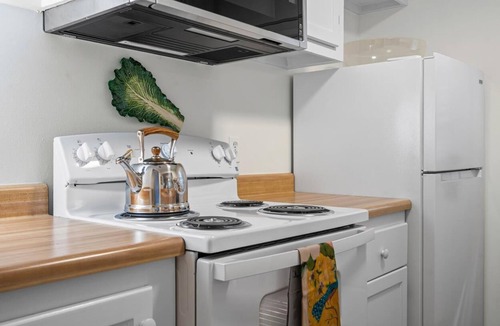 Point Clear House | Lob Lolly Cottage, A stylish cottage 5 minutes to downtown Fairhope,