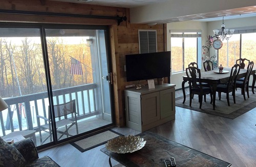Seven Springs Condo | Located in the Heart of the PA Laurel Highlands! 50 MILE View. SEVEN SPRINGS.
