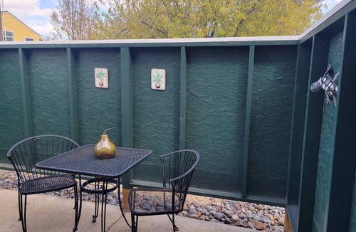 Old Bend Apartment | LOCATION! WALK TO DOWNTOWN AND OLD MILL - ONE BEDROOM ONE BLOCK FROM THE RIVER