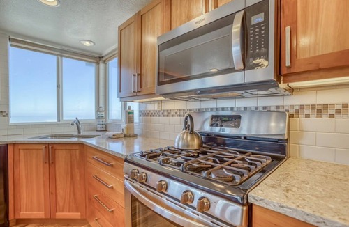Roads End House | Logans Beachfront Lodge