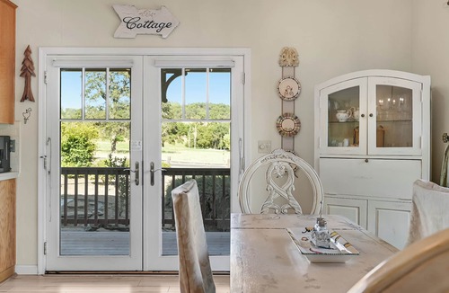 Angels Camp House | Lovely Home- near fine dining and pool area (Bret Harte Cottage)