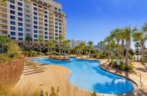 Sandestin Apartment | Luau suite w/luxe pool, hot tub & gym - stroll 4 minutes to beach