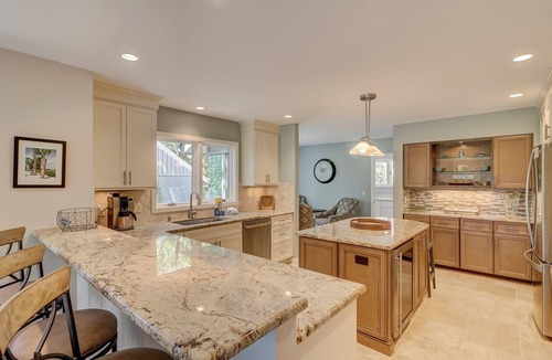 Sea Pines House | Luxe 5BR on Heron Point | Chef's Kitchen | Pool, Spa & Walk to Harbour Town | 24 Stoney Creek Road