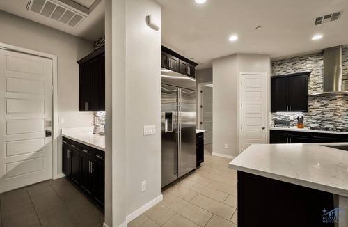 Enterprise House | Luxe Villa 5bd, 15min to airport!Saltwater pool&heated spa, new outdoor kitchen!