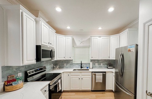 Laguna Beach Estates House | Luxurious PCB Retreat –Steps to Beach, Spacious ,Prime Location ,Guest Favorite