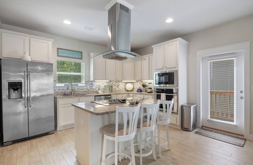 Ono Island House | Luxury Arborgate Home with a Community Pool: The Sunkissed Seahorse!
