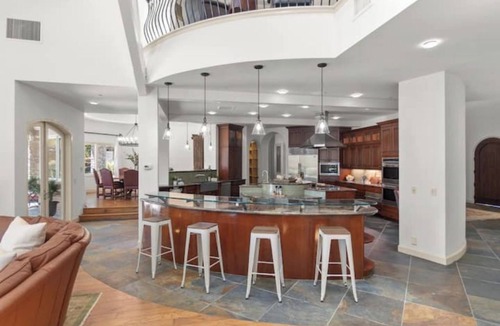 Davis House | Luxury Castle Retreat UC Davis