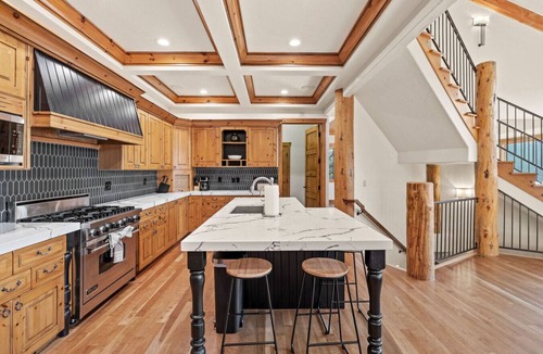 Manitou Springs House | Luxury Gated Mountain Retreat | 5BR in Manitou Springs | Garden of the Gods