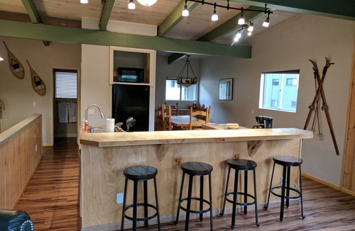 Mammoth Lakes Condo | Mammoth 3 BD 2 BA Condo with Balcony, Patio - Pet Friendly