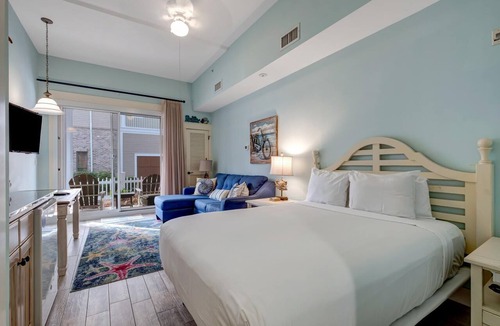 Baytowne Wharf Condo | Market Street Studio Retreat: Queen Bed, Sleeper Sofa, and Kitchenette at Sandestin Golf and Beach Resort!
