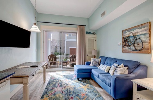 Baytowne Wharf Condo | Market Street Studio Retreat: Queen Bed, Sleeper Sofa, and Kitchenette at Sandestin Golf and Beach Resort!