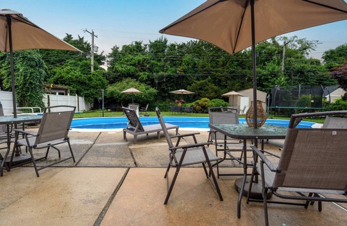 Aston House | Marvelous 4-bedroom house with AC in Village Green