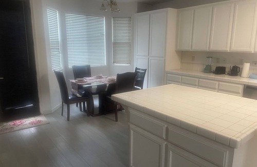 Stockton House | Marvelous 6-bedroom house with AC in tranquil Stockton