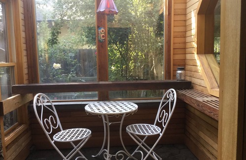 River West House | May special Bends Westside Kaleana's Garden Cottage