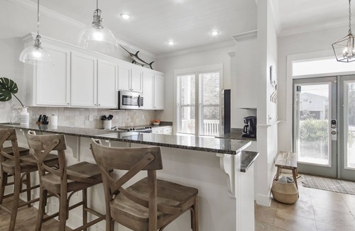 Seacrest House | Mermaids Retreat 30A 🧜🏻‍♀️ STEPS to Beach Access, Pvt Heated Pool, Gulf Views, Bikes