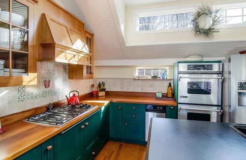 Barnstable House | Mill & Main 3310-Ba Your Summer Retreat Awaits You in Charming Barnstable Village