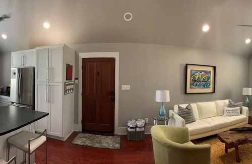 Seville Historic District House | Modern Carriage House in the heart of downtown.Very walkable to everything.