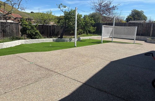 Hercules House | Modern Home in Hercules Near SF, Napa & Oakland with AC