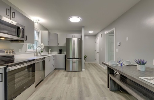 Groton House | Modern Home Minutes to Mystic, Casinos and Ocean