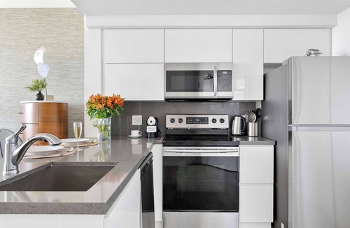Coconut Grove Apartment | Modern Layout Suite with Amazing Bay Views