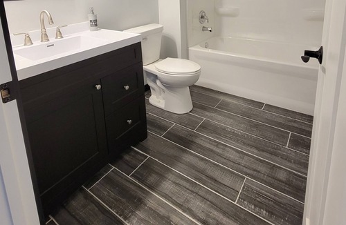 St. Charles House | Modern split