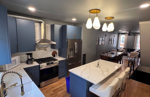 Point Breeze House | Modern & Vintage Vibes, W/Roof Deck Near Stadiums, Transit & Center City Sites