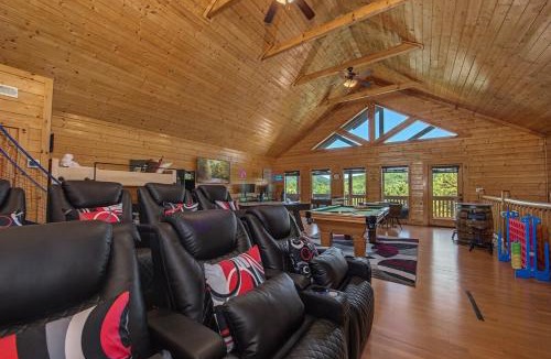 Sevierville Ski Chalet | Mountain Echoes