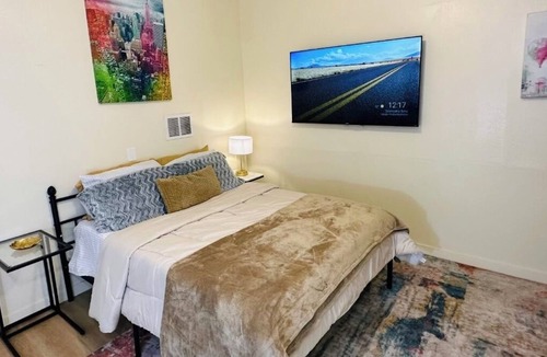 Midtown Sacramento Apartment | Movie Lover’s Themed Home! Queen suite + Snacks Included + HUGE TV!