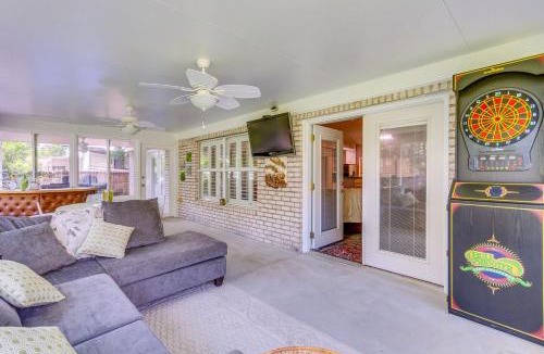 Navarre House | Near Beach Covered Patio FirePit+Grill Yard