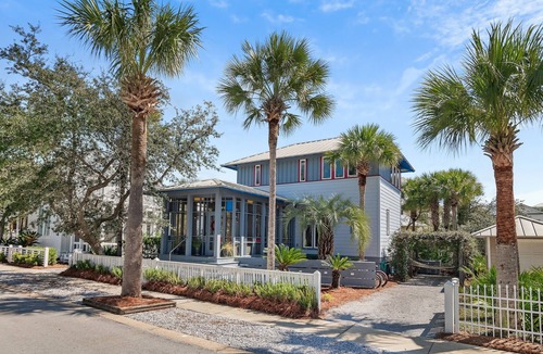 Sunnyside Cottage | New 10% weekly discount, Carillon cottage 150' to dune walkover.n3 pools, bikes
