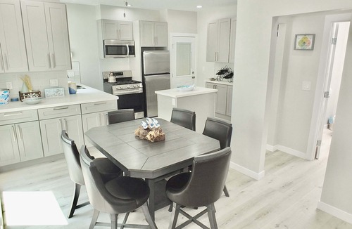 Peninsula Condo | *New* Beach & Bay Retreat | Full of Amenities!