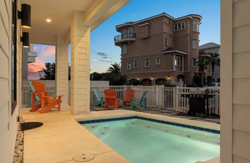 Seawalk Circle House | NEW "Bikinis & Martinis" Private Pool,Gulf Views, Bikes, LSV