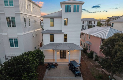 Seawalk Circle House | NEW "Bikinis & Martinis" Private Pool,Gulf Views, Bikes, LSV
