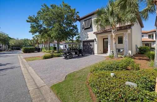 Villa Lago House | New Listing! Welcome to Bella Villa! In Sandestin with a 6 seater Golf Cart!