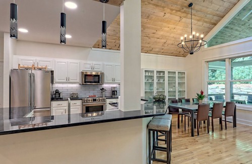 Cashiers House | New Luxury Sapphire Valley CC Home w/Walk-to Resort Amenities & High-Speed Wifi